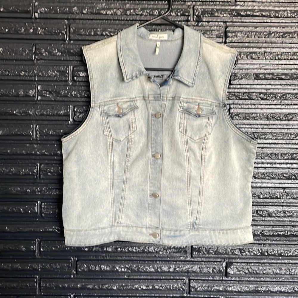 Tribal Jean - Lightweight and roomy jean jacket.  NWOT